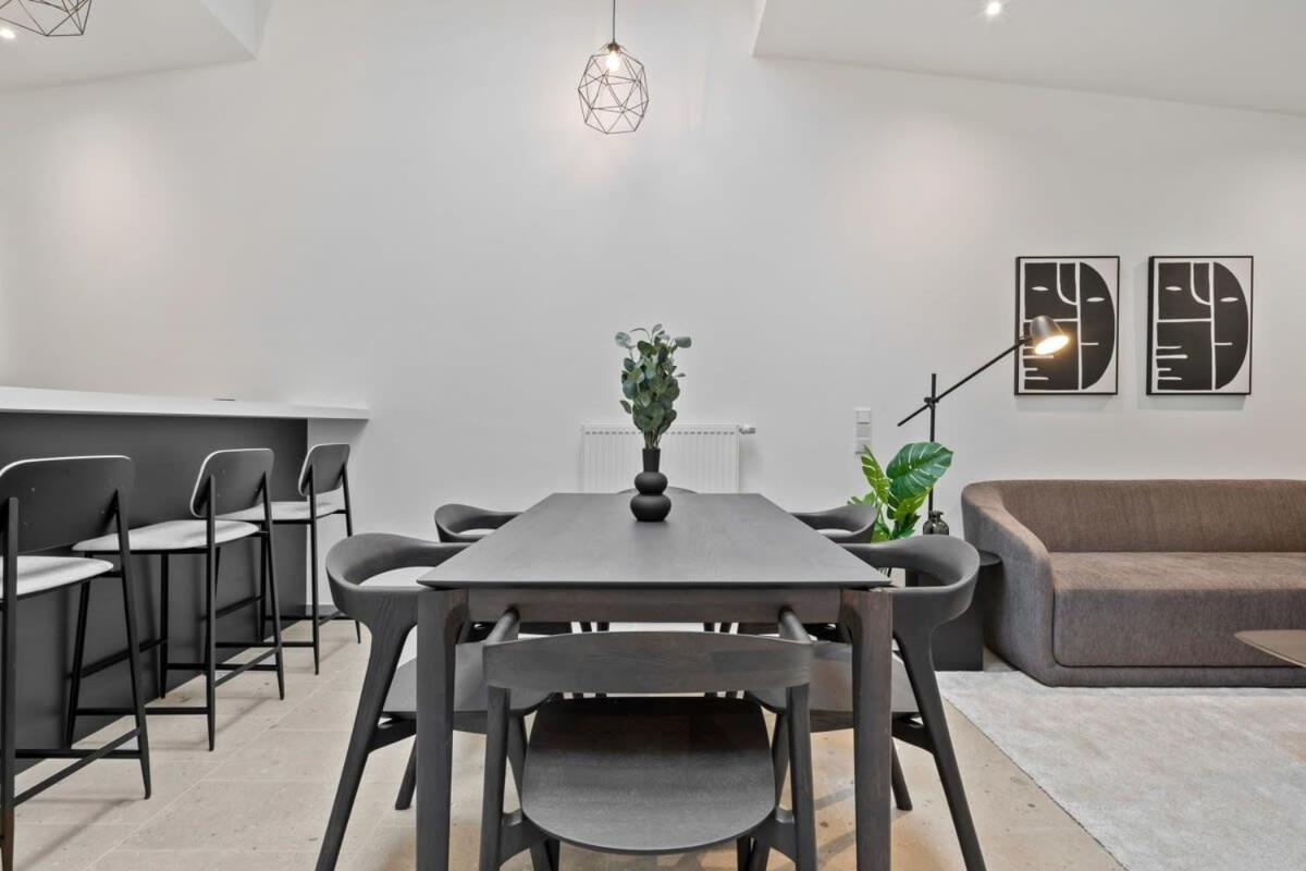 Luxurious 2Br Apt With Balcony In Luxembourg Apartamento Exterior foto