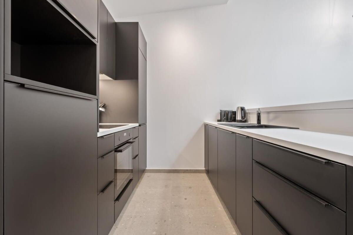 Luxurious 2Br Apt With Balcony In Luxembourg Apartamento Exterior foto